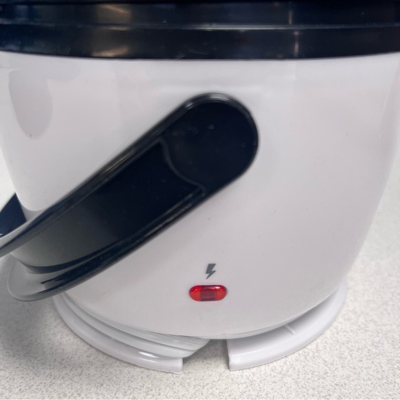 NWOT Desktop Crock Pot - Picture 6 of 7